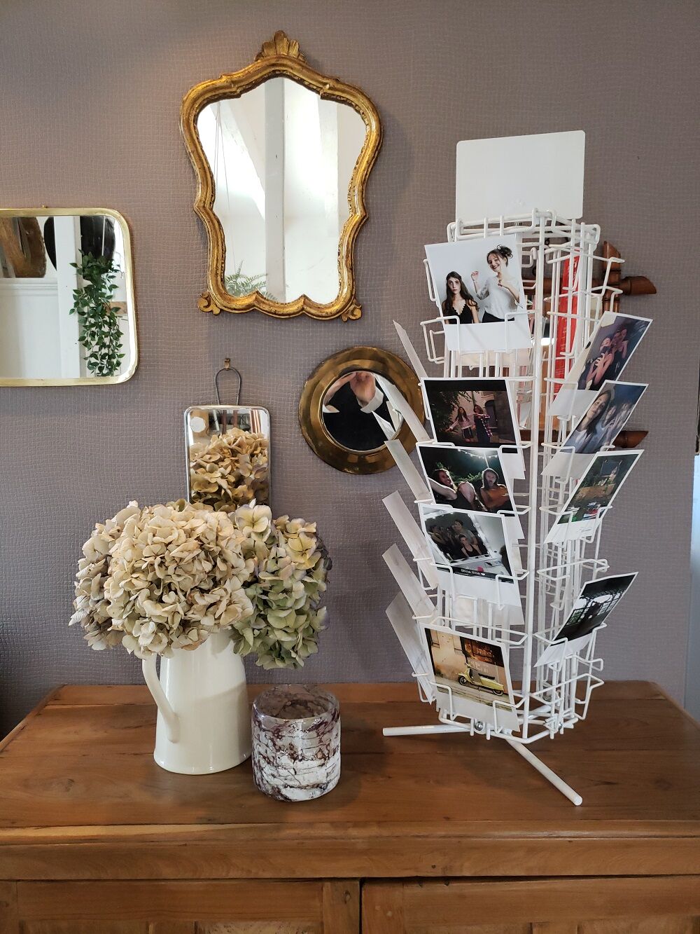 Small postcard display