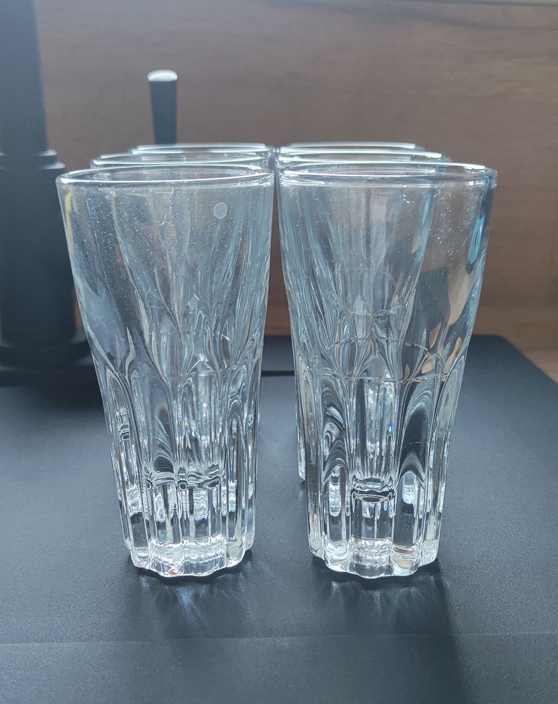 6 elegant and thick Susa glasses of approximately 16 cl