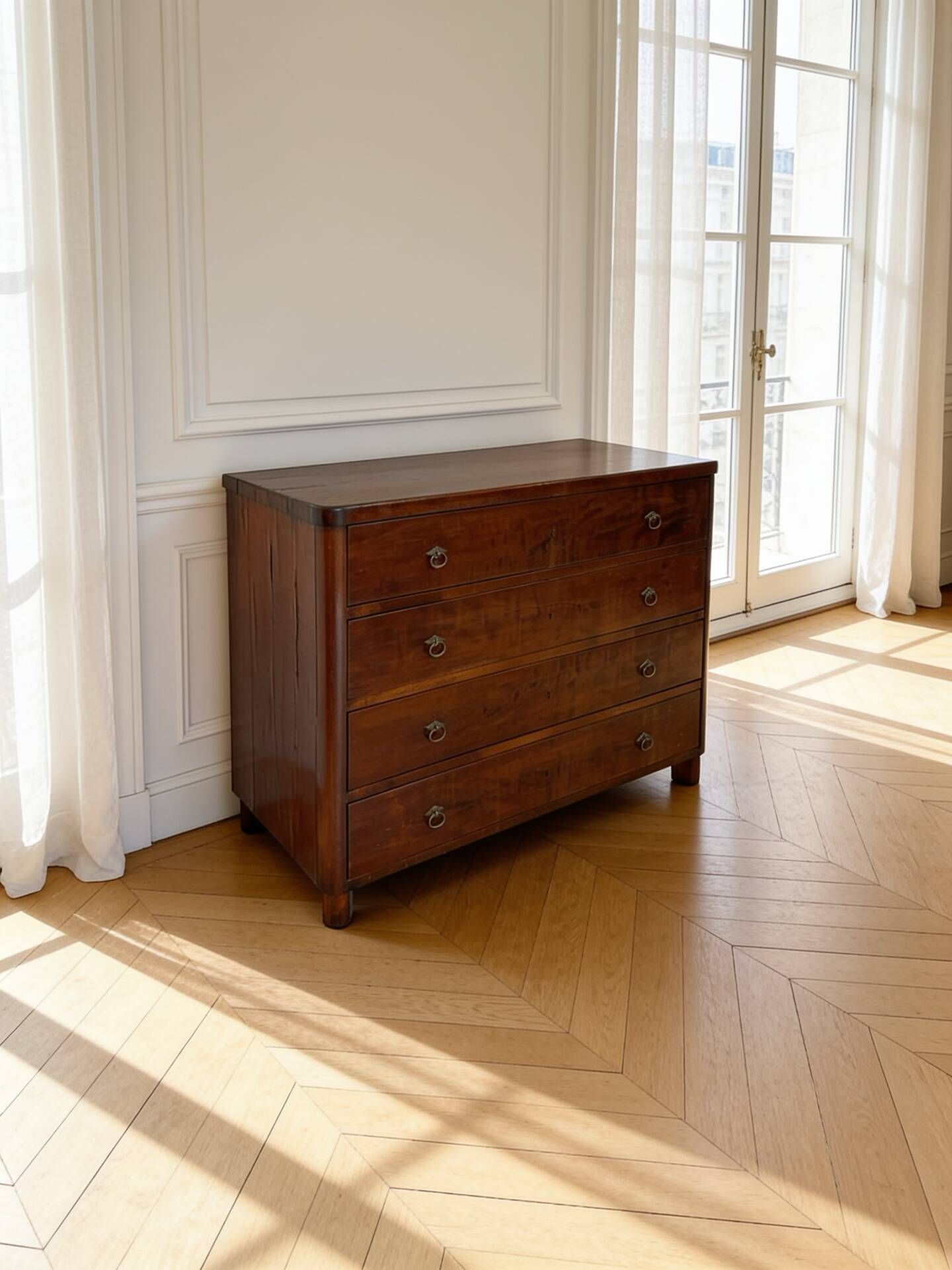 Italian art deco burl walnut chest of drawers, 1850s.