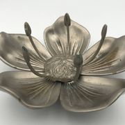 Vintage lotus flower ashtray with 5 removable petals in silver metal
