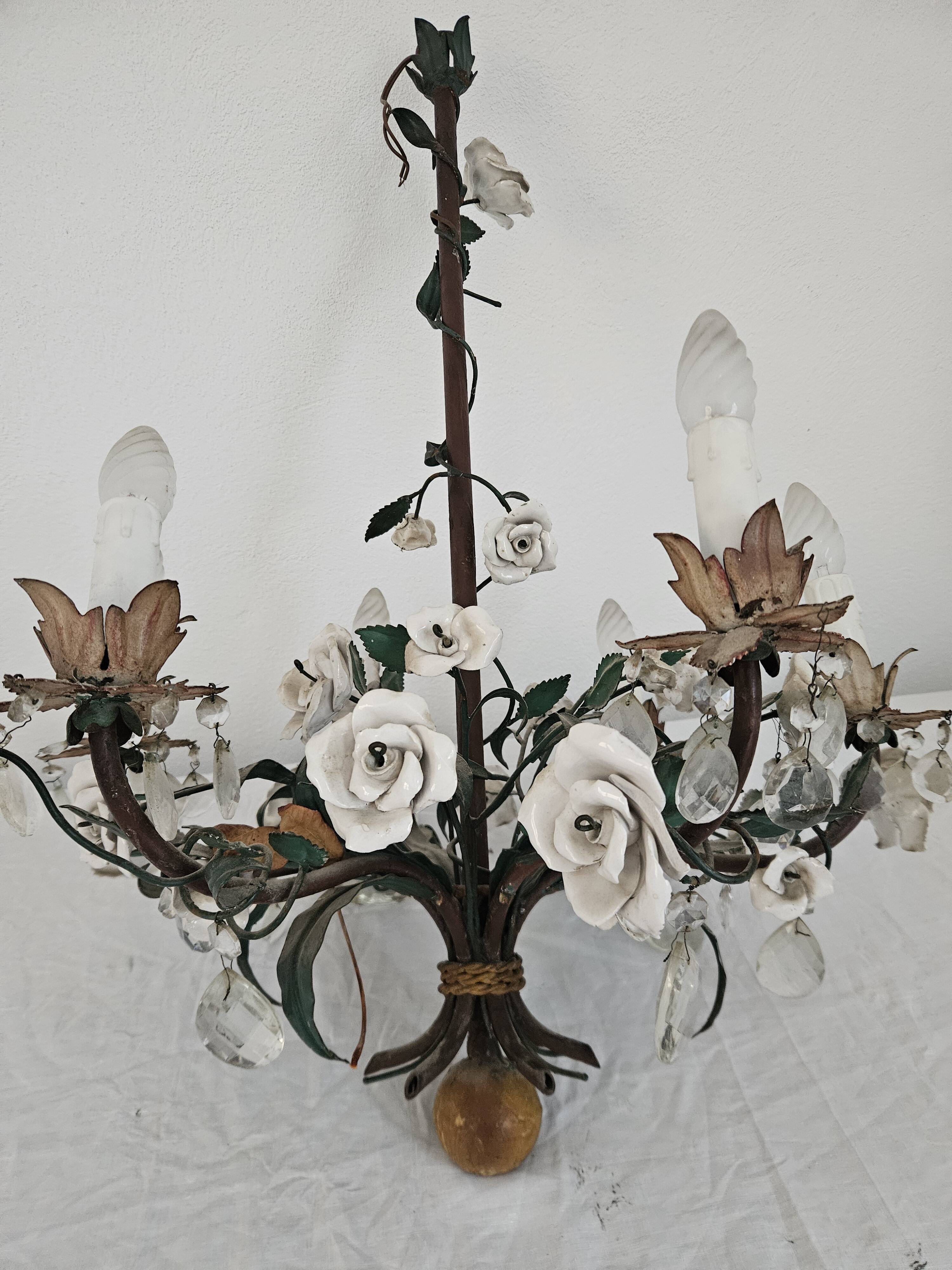 Chandelier with floral decoration