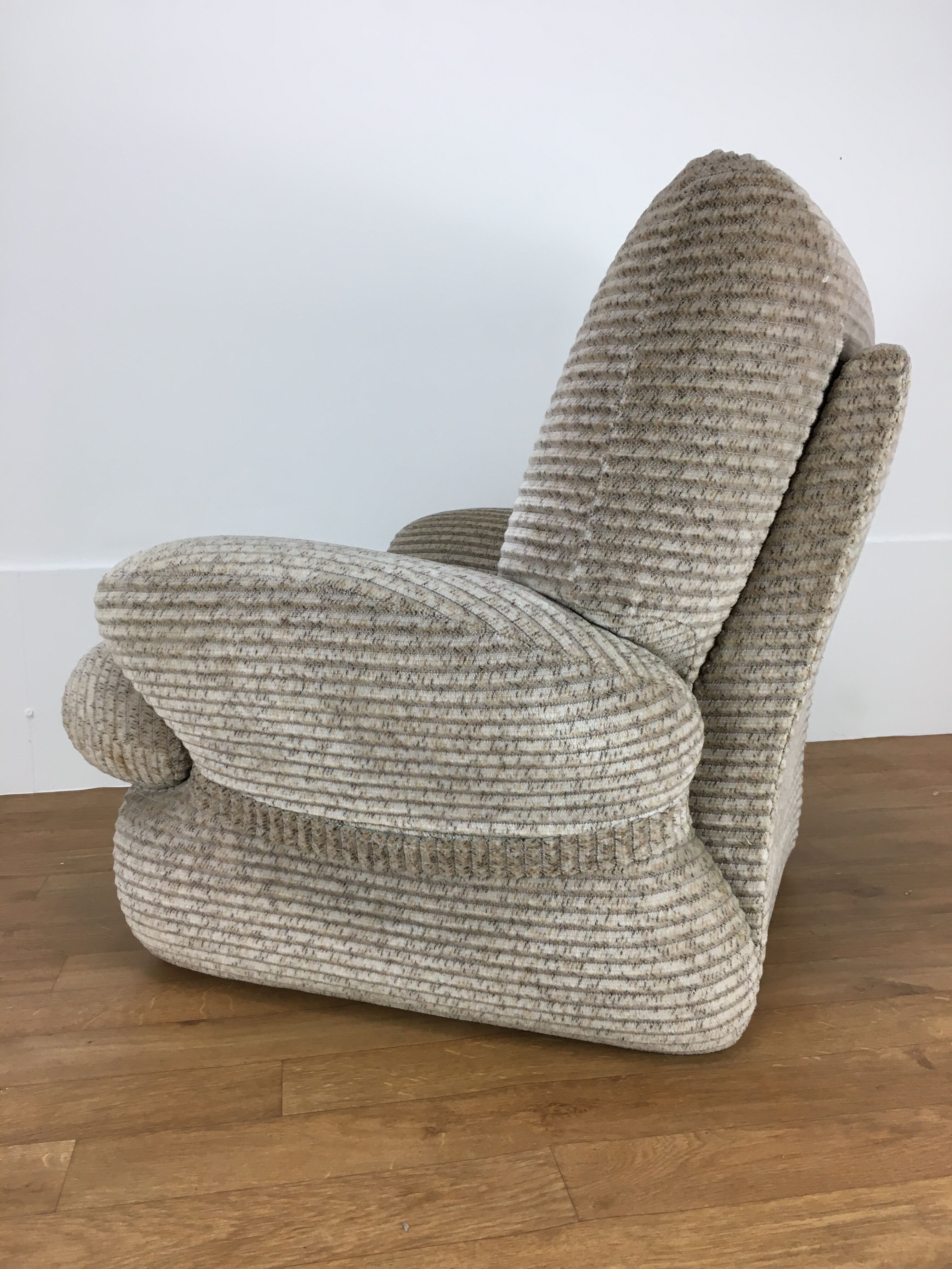 Space age 70's armrests and velvet