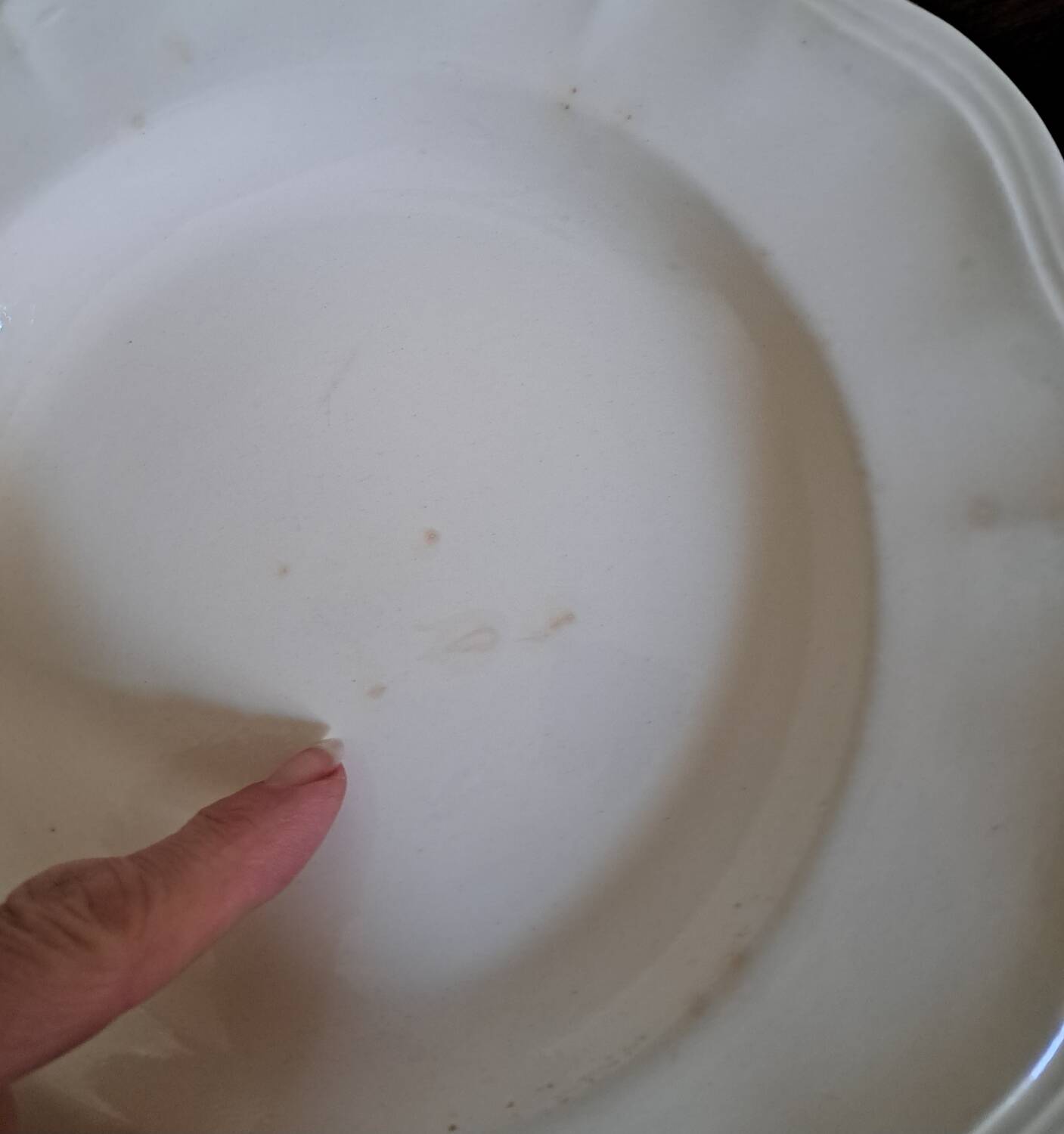 Set of 9 Sarguemines ivory soup plates