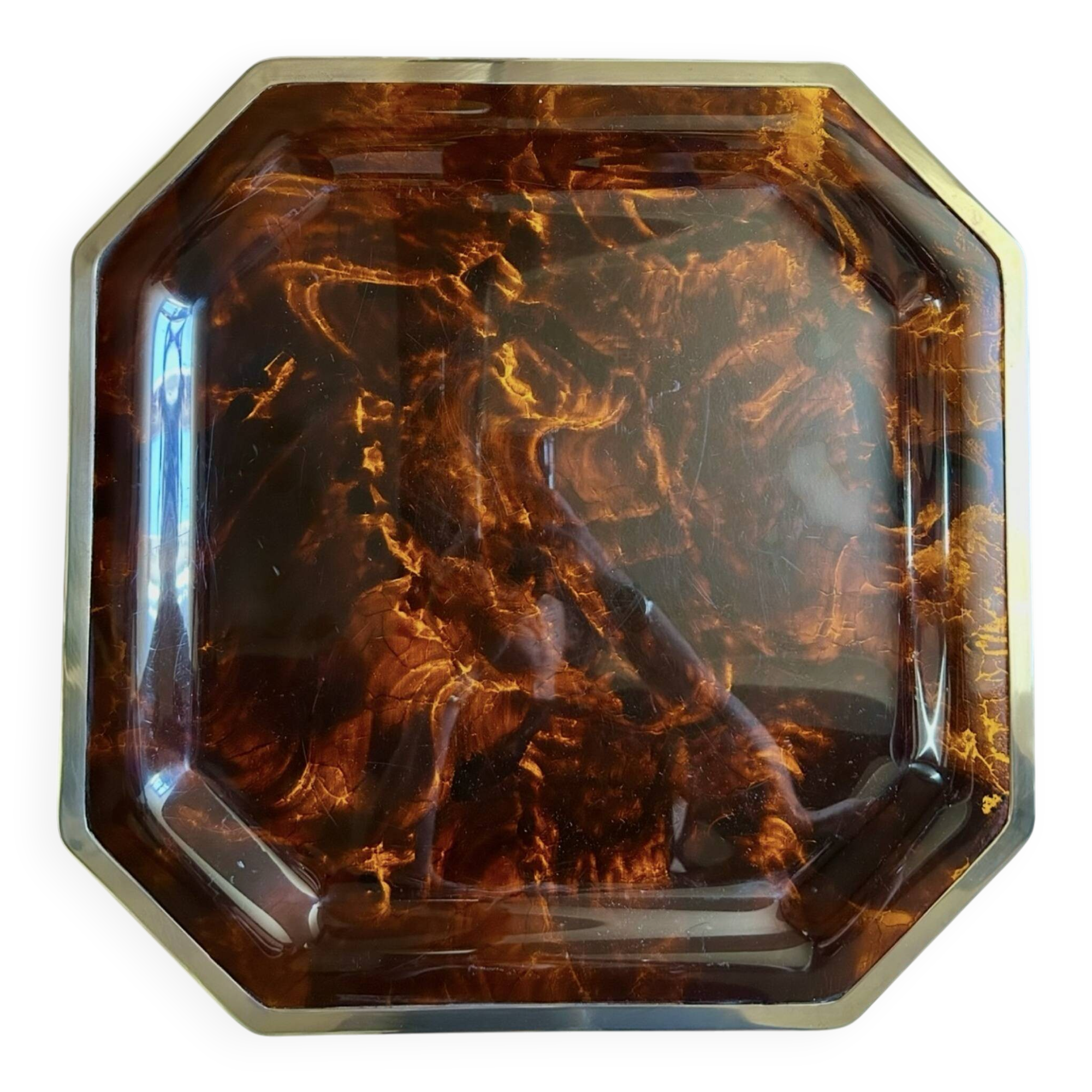 Lucite plateau