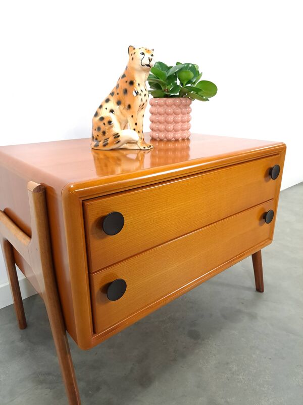 Meuble en teck avec revêtement en métal noir, meuble TV