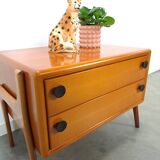 Teak ladekast met zwarte metalen grepen, tv meubel