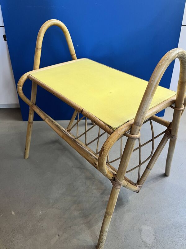 Porte magazine en rotin vintage