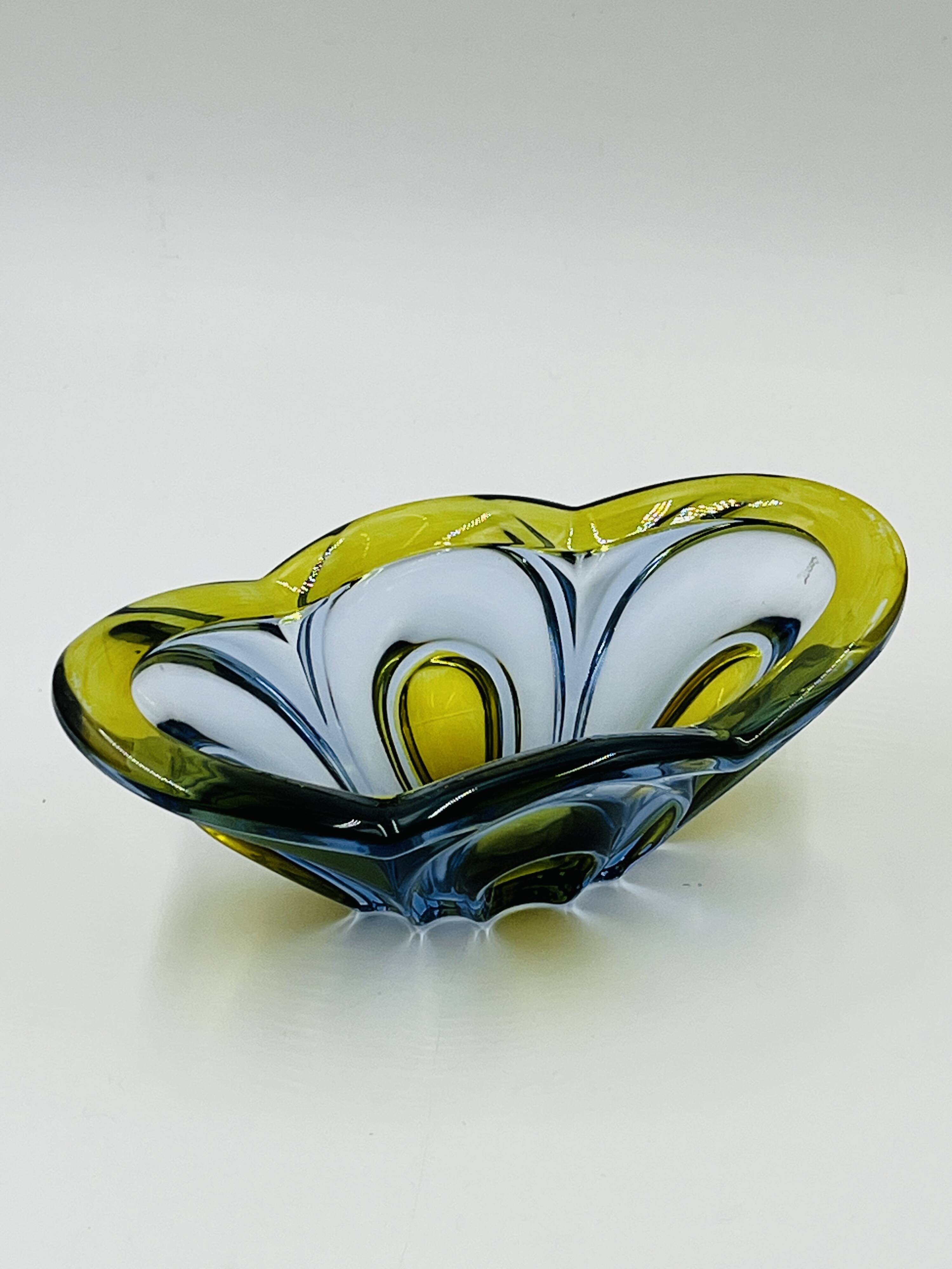 Coupe design en verre de Bohême Chribska