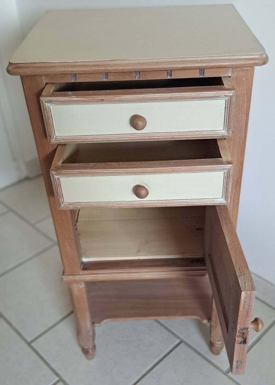 Bedside table