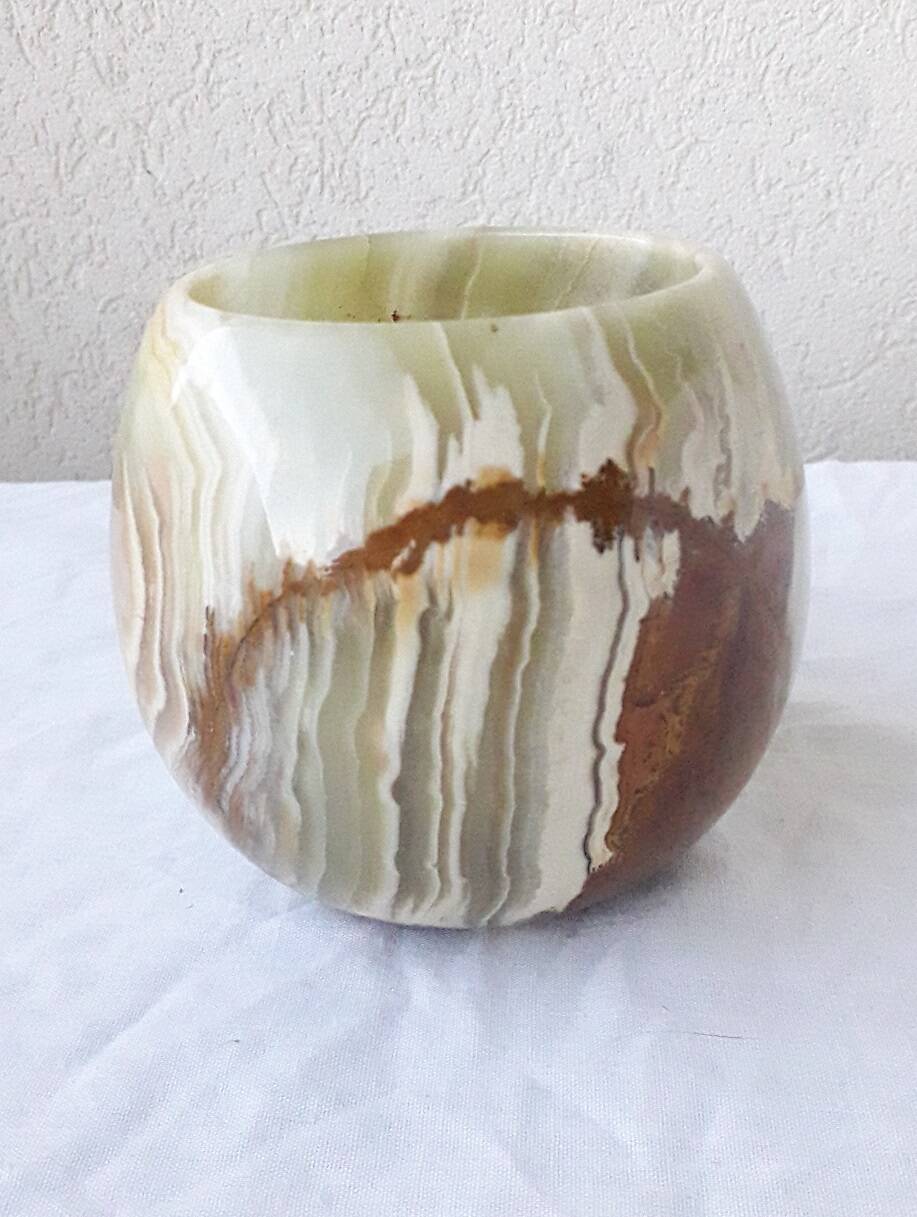Onyx candle holder