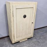 Bread cabinet with glass spice containers