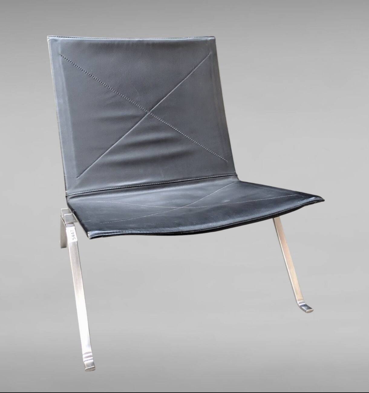 PK22 armchair Poul Kjaerholm