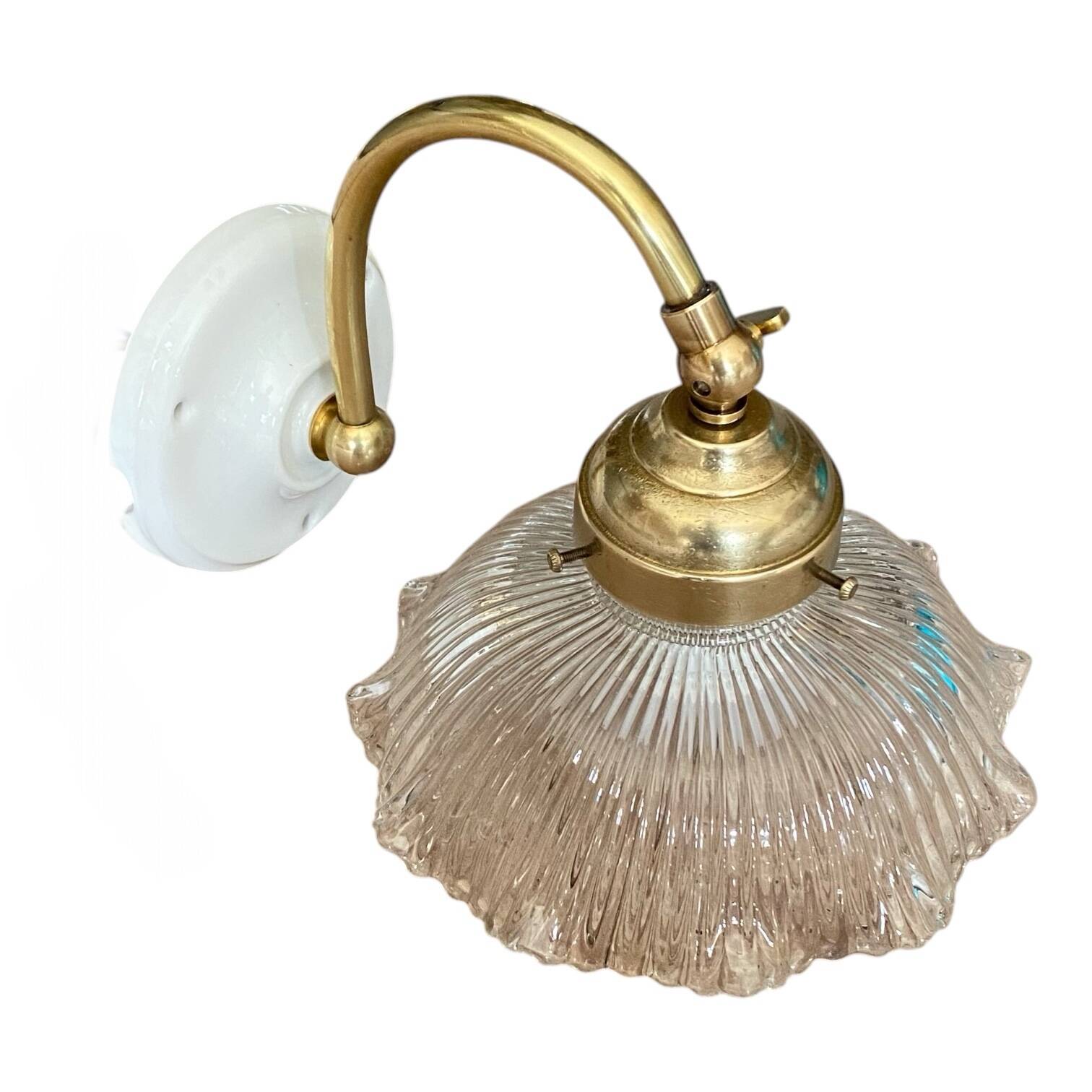 Swan neck wall light in brass with a ribbed glass shade, Holophane type.