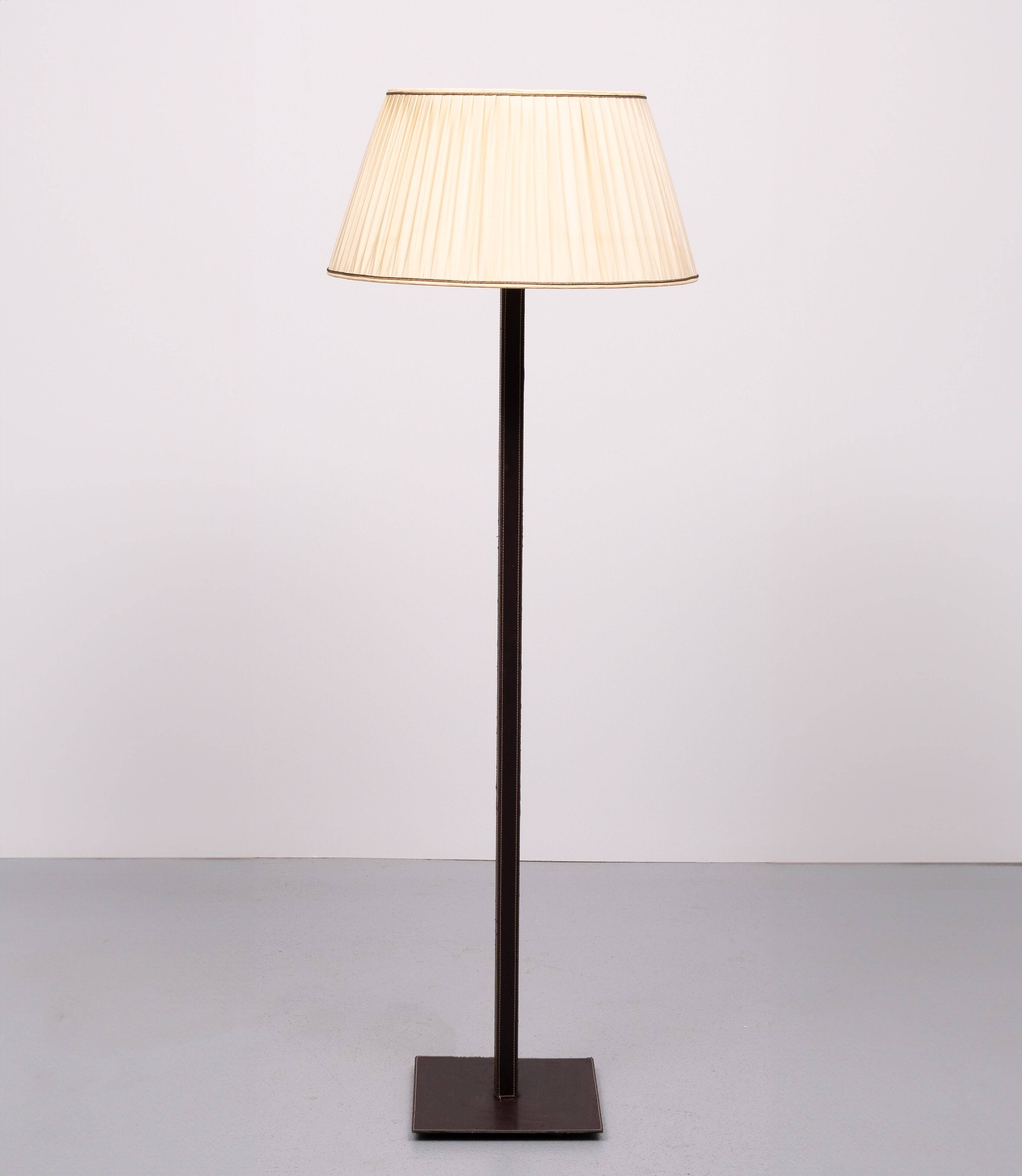 Stich Leather Floor lamp manufactured by SCE France