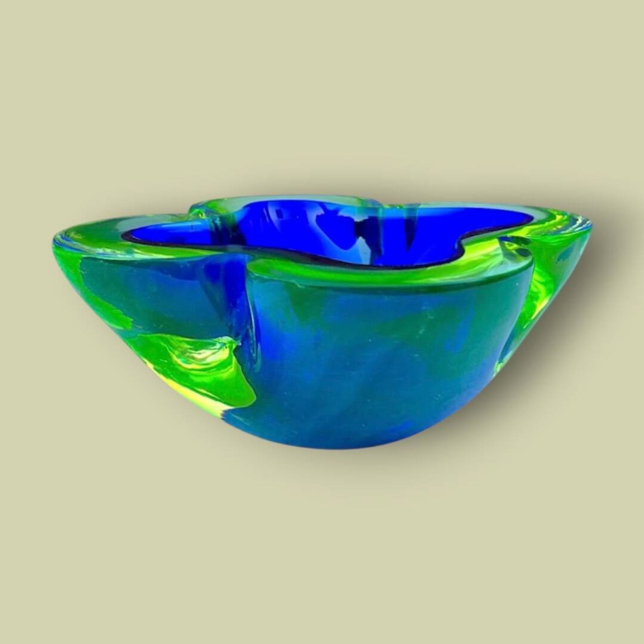 Ashtray or glass pocket tray in blue and green sommerso, Murano, 1960s