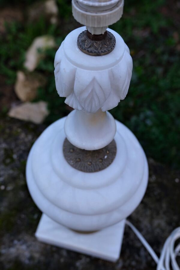 Pied de lampe em albâtre