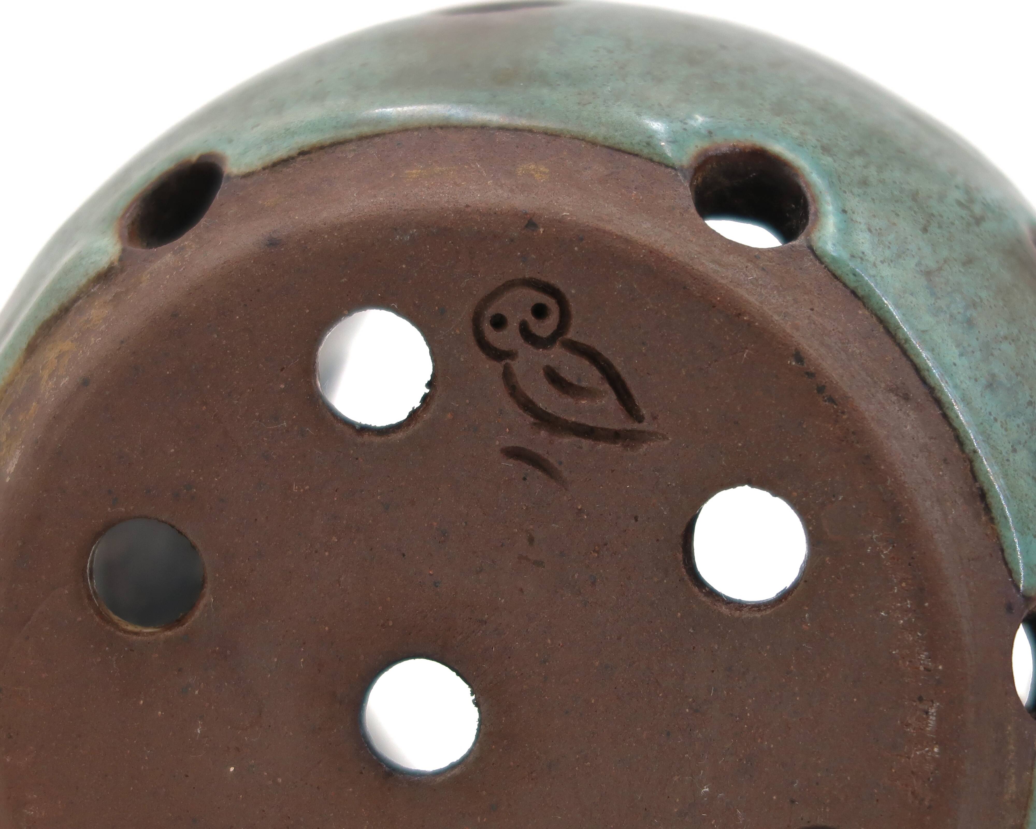 Ceramic pot for draining the cutlery of Jeanne and Norbert Pierlot