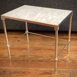 Table d'appoint en marbre et laiton