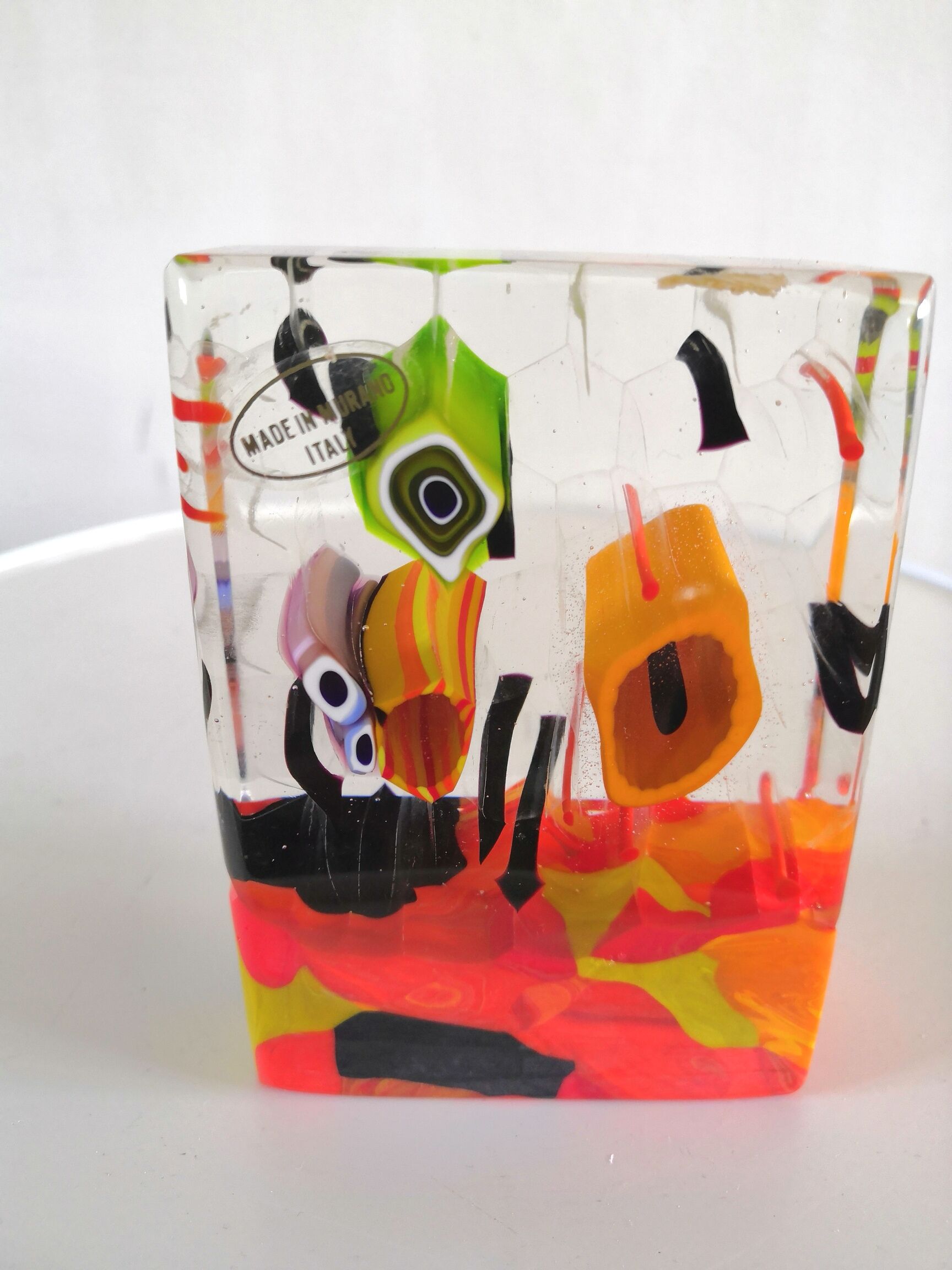 Presse papier en verre de Murano, signé
