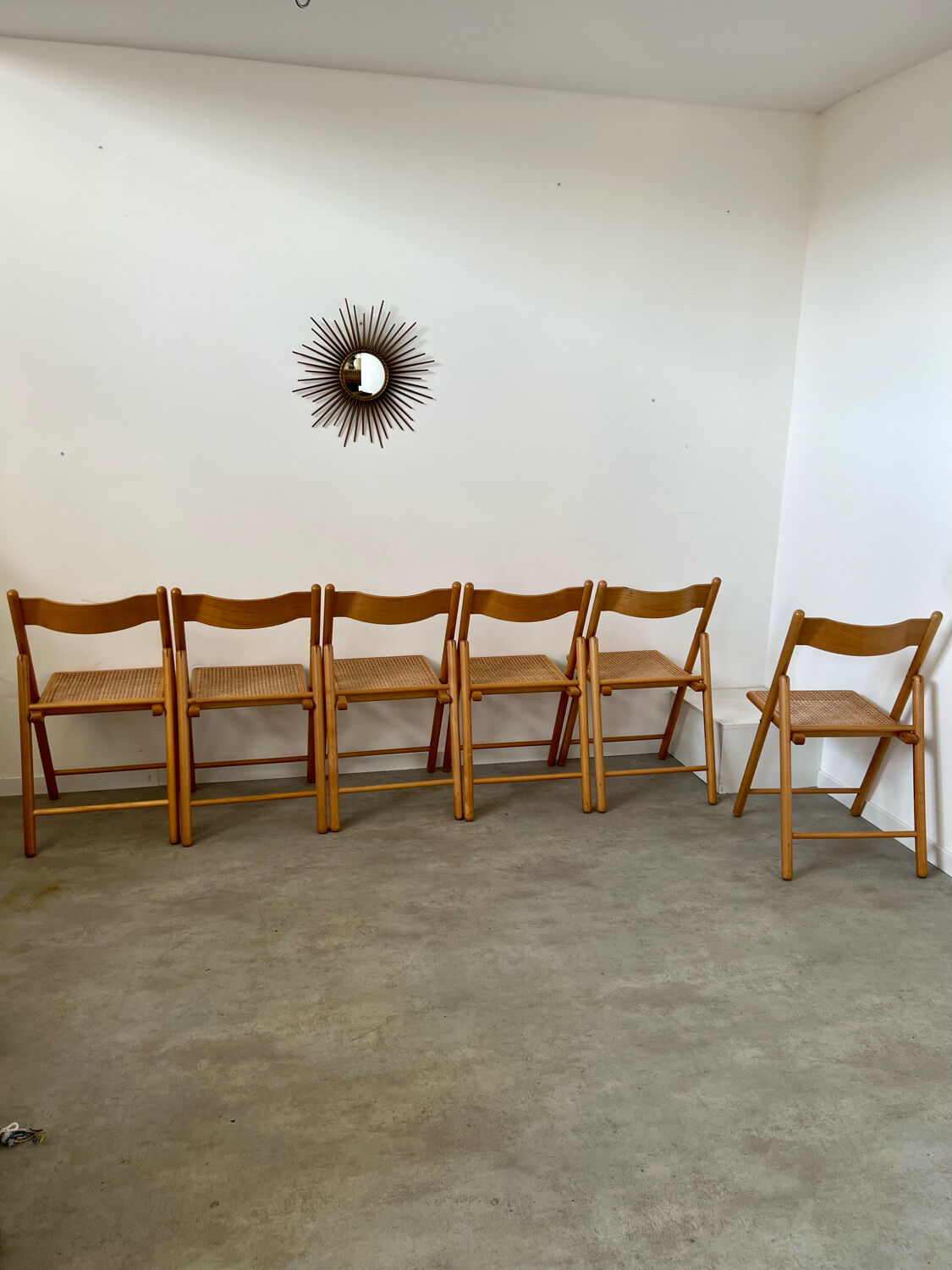 Lot 6 folding wooden chairs and vintage rattan canning year 60