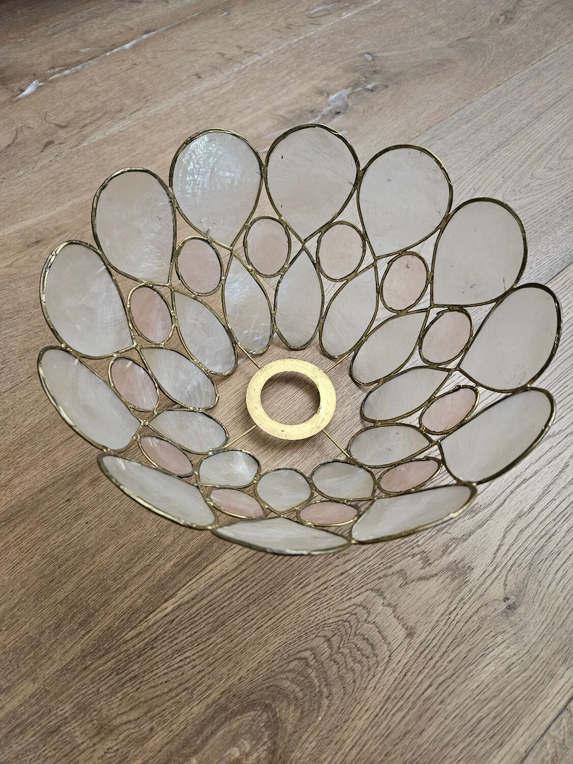 Mother-of-pearl pendant