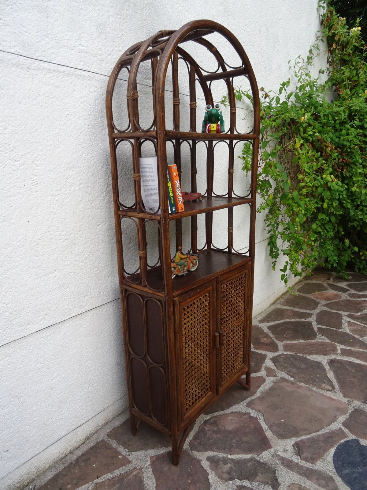 Rattan canning shelf