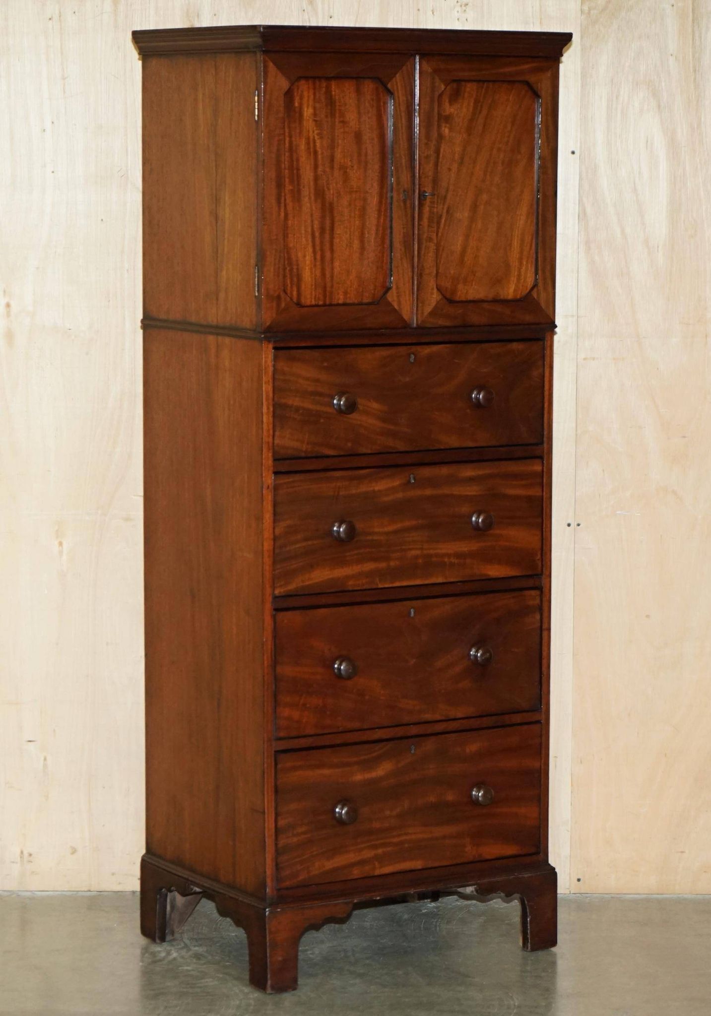 Paire de commodes hautes anciennes Castle Howard 1840 en bois dur