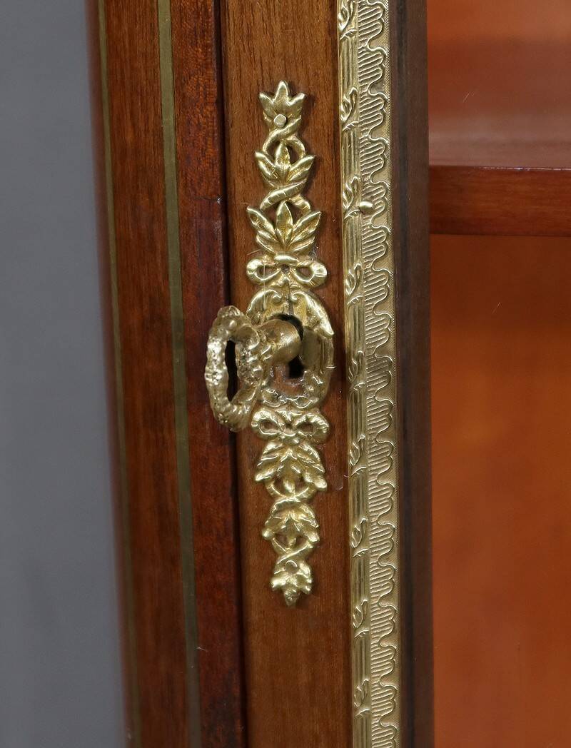 Mahogany Showcase, Transition Louis XV Louis XVI style – 1900