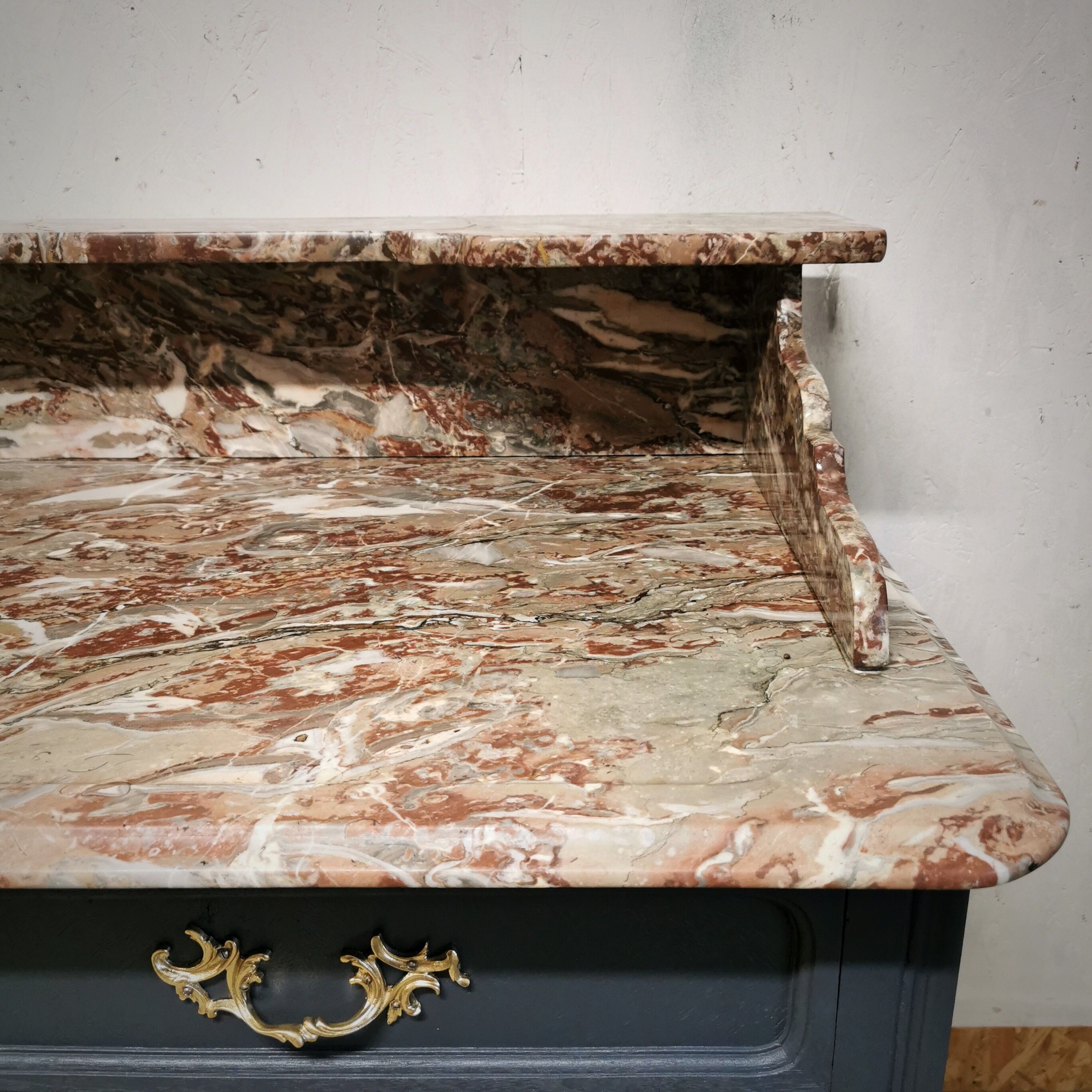 Baroque chest of drawers