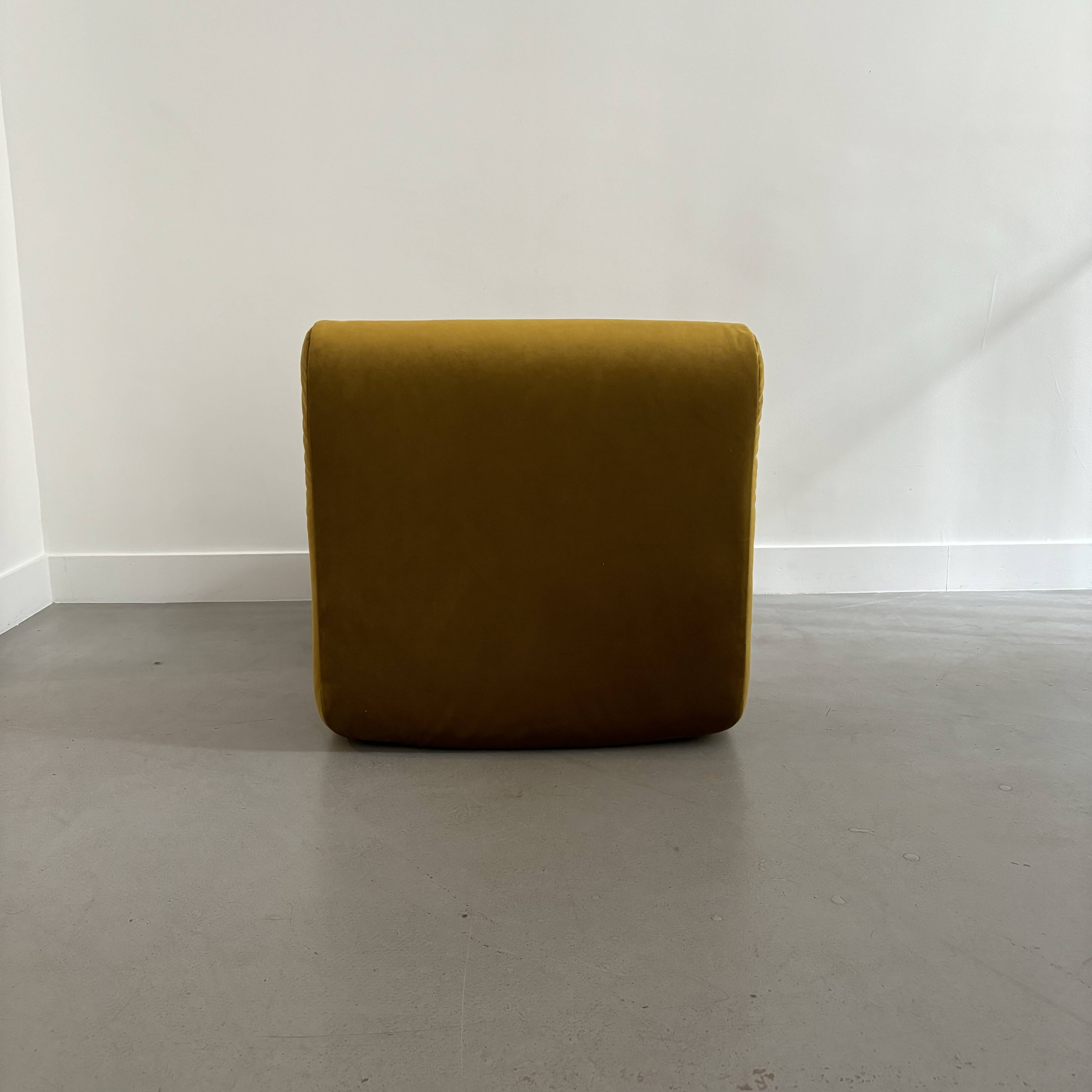 Vintage armchair with removable cover