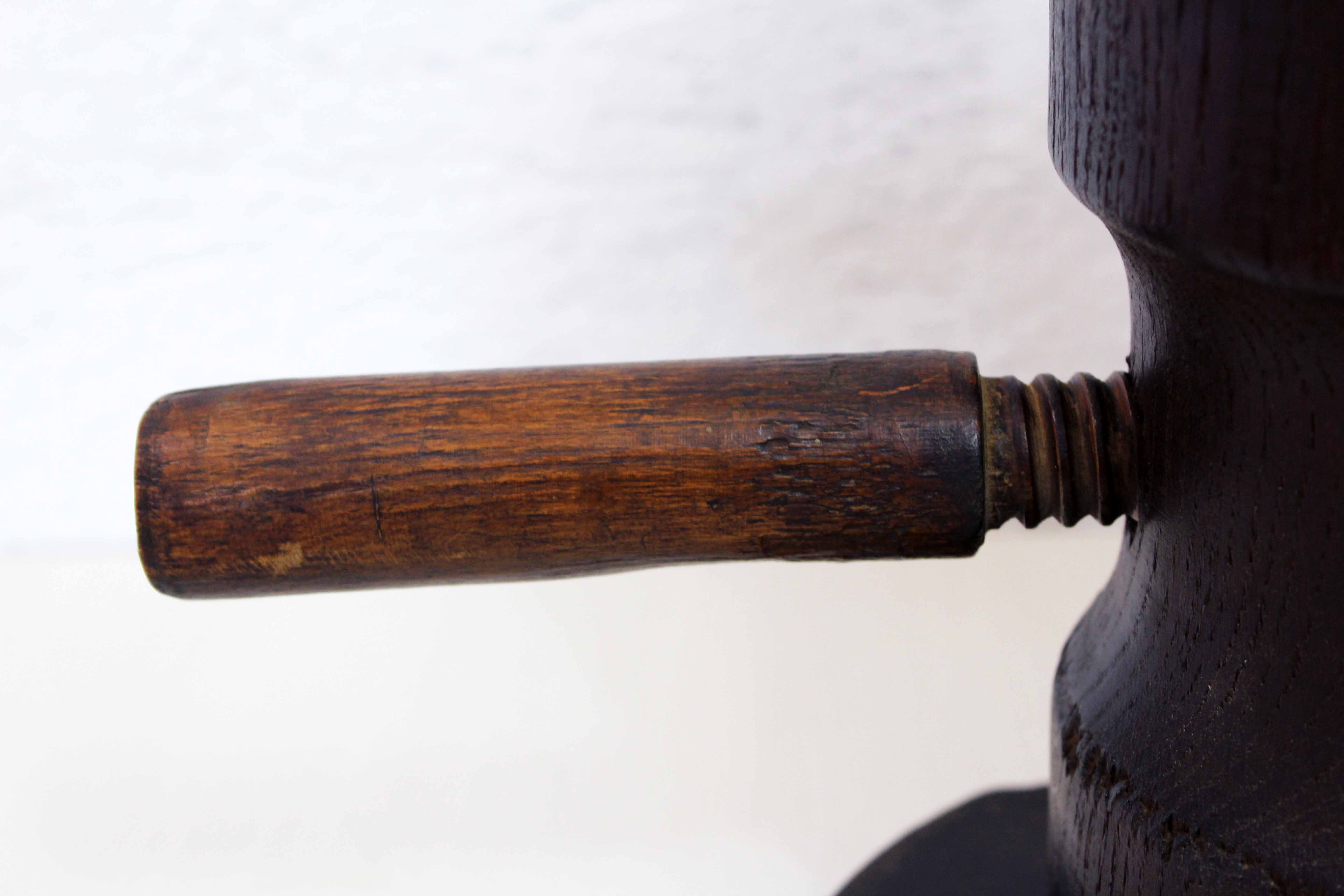 30s high-shape hat spreader