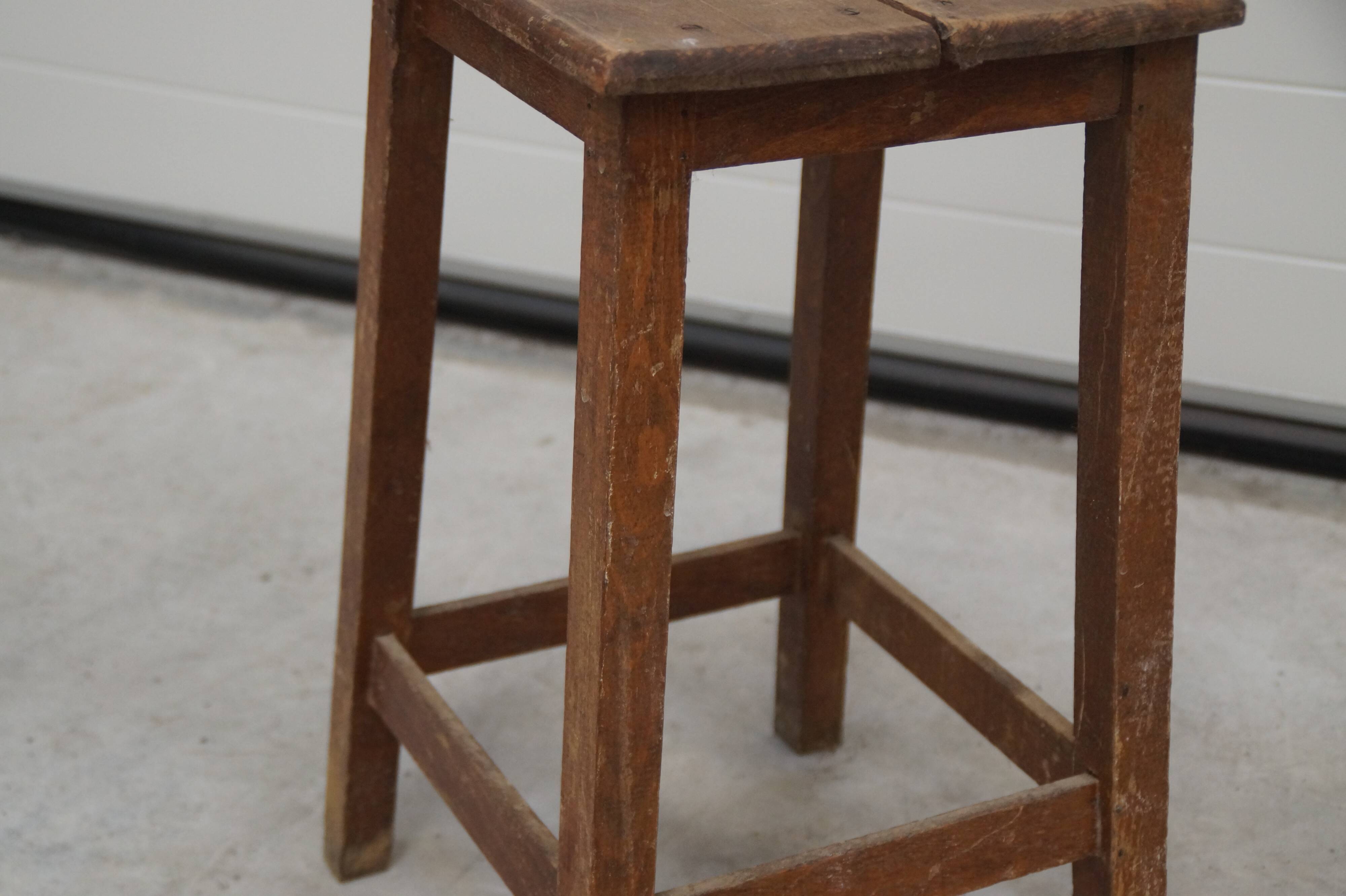 Tabouret d'atelier ancien