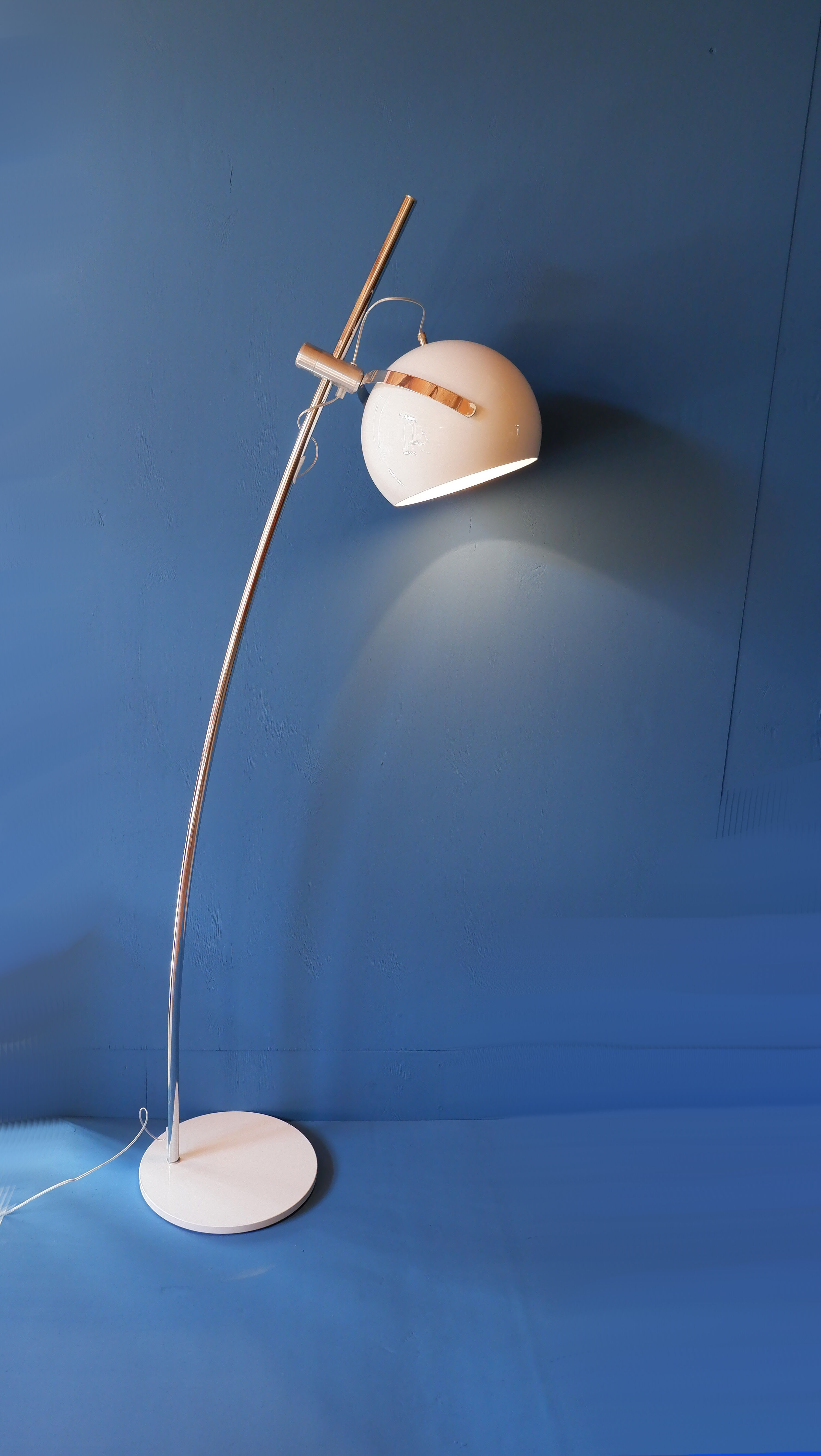 Arc floor lamp