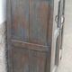 Petite armoire vitrée en bois