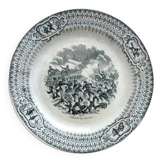 Assiette parlante noire "bataille de Bapaume" en porcelaine