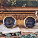 Theater binoculars in mother-of-pearl and brass, 19th century