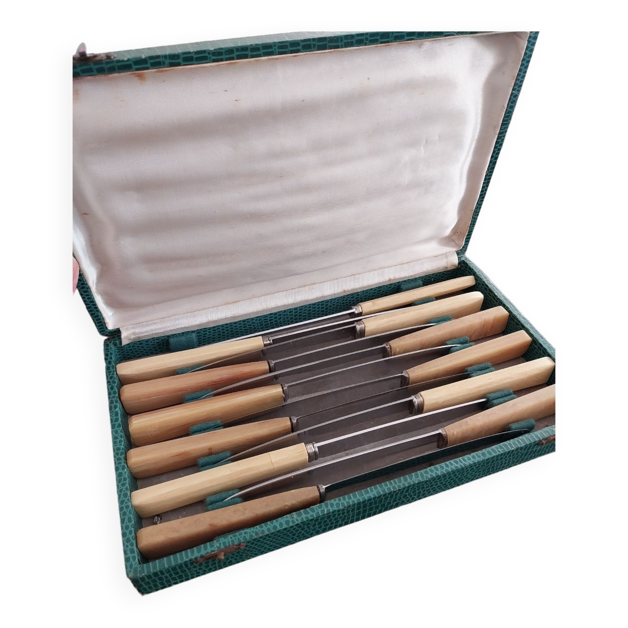 Old cheese knife set