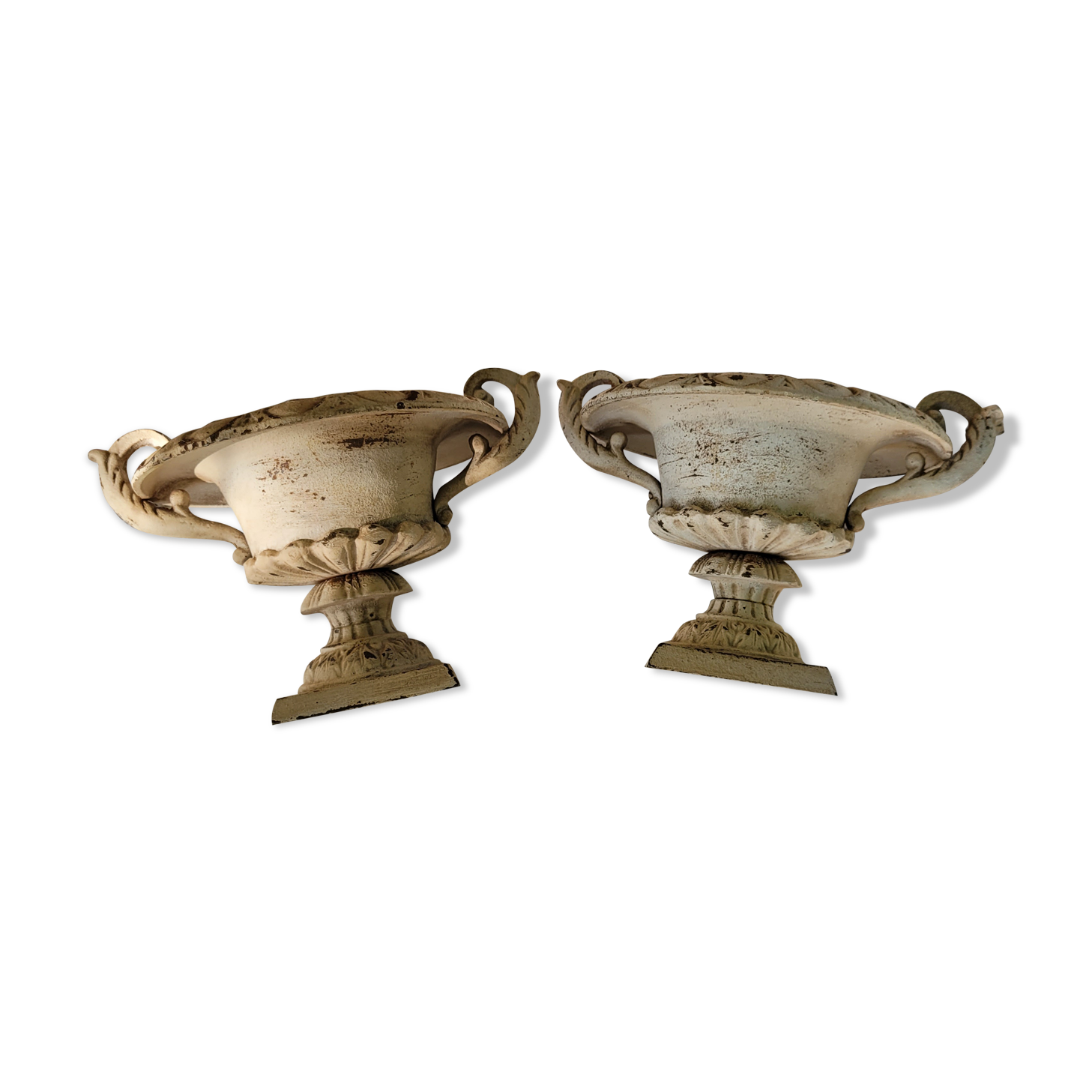 2 medici vases