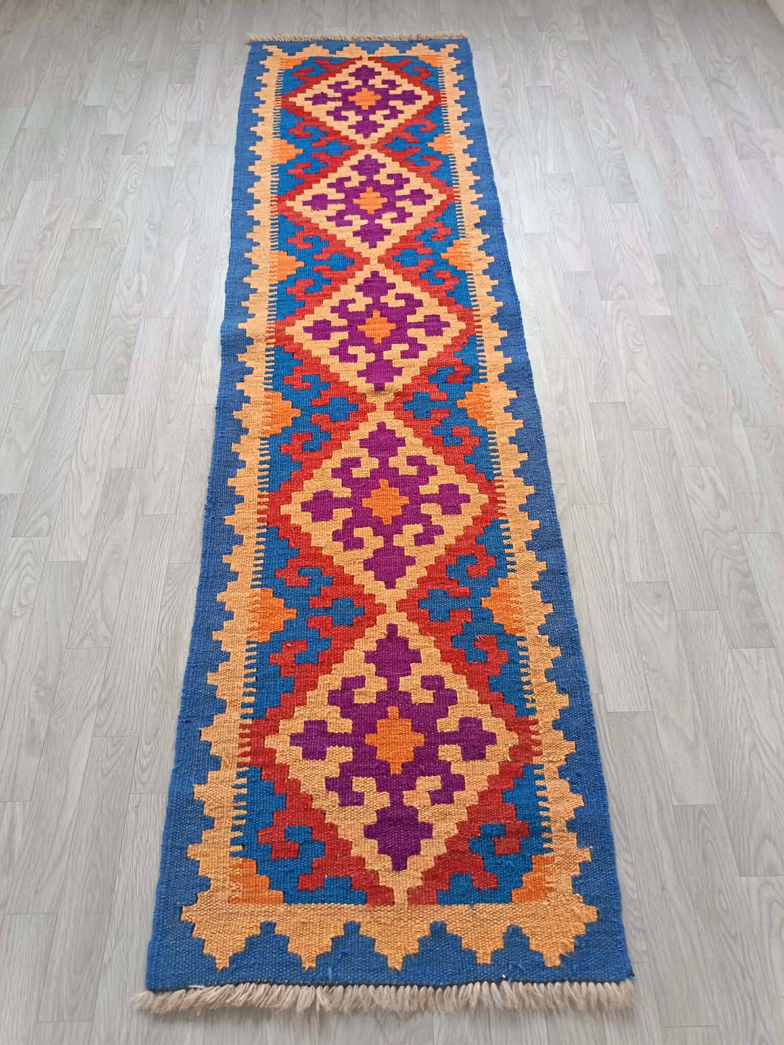 Handmade Persian Gashqaï corridor rug