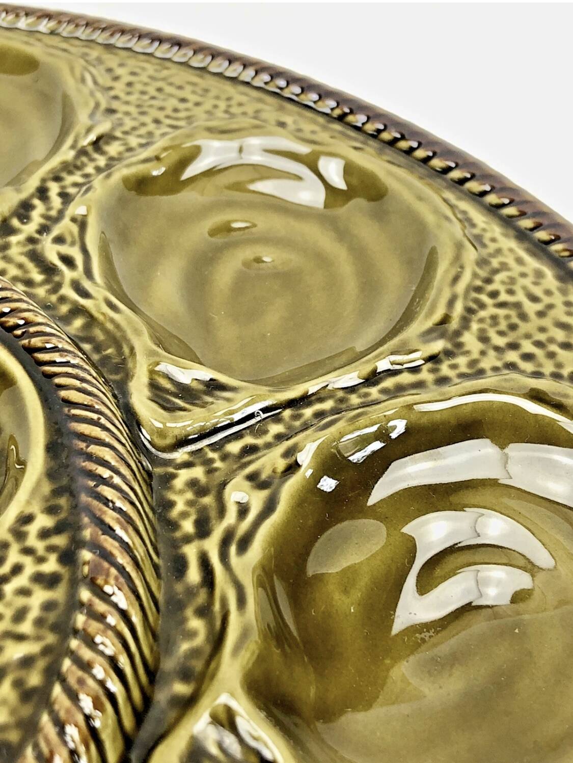 St Clément slipware oyster dish