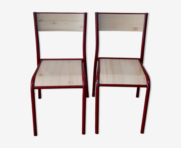 Duo de chaises d'école en bois et tour rouge années 70