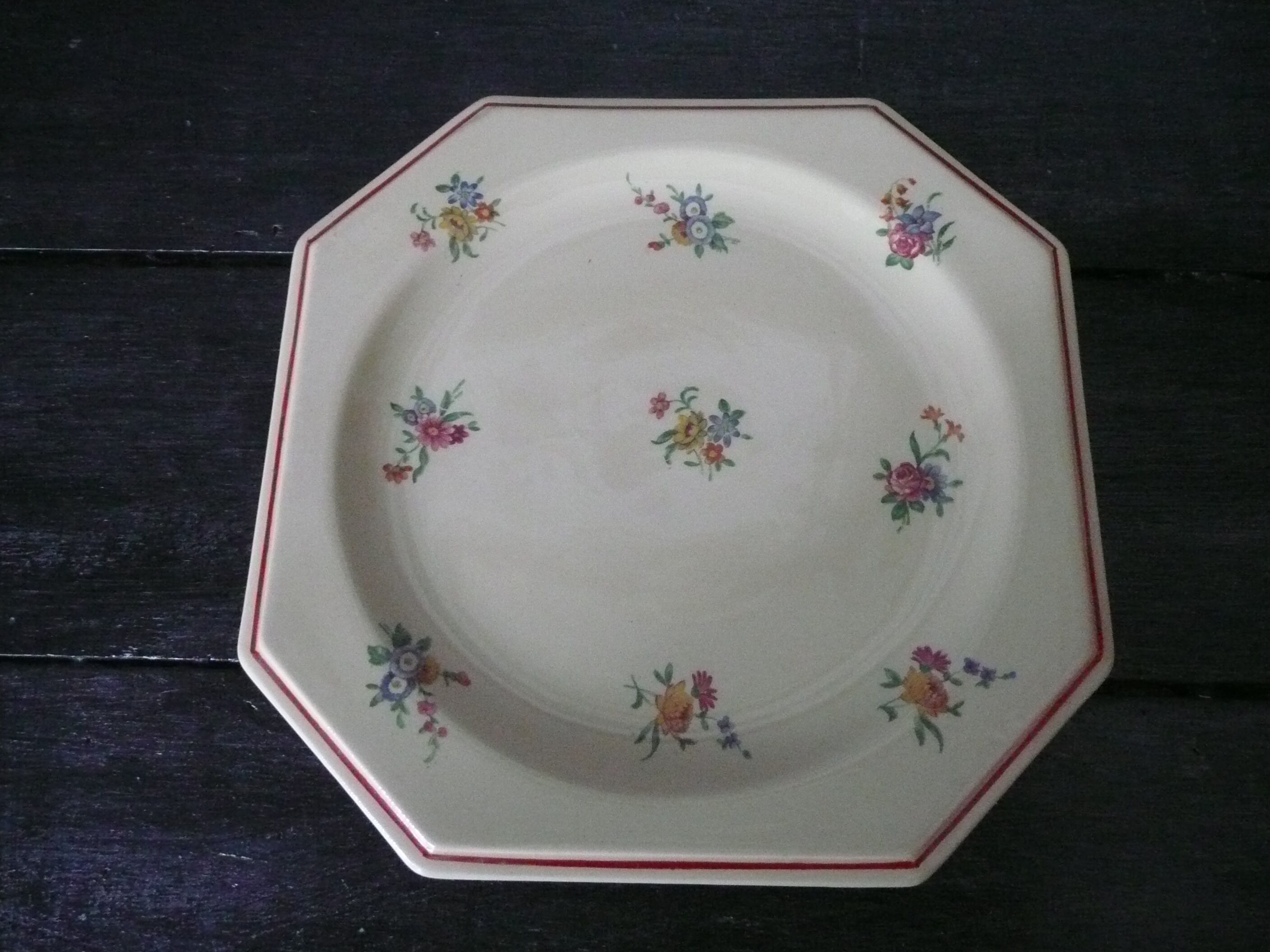 Suite de 5 assiettes à dessert vintage