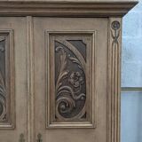 Armoire sculptée