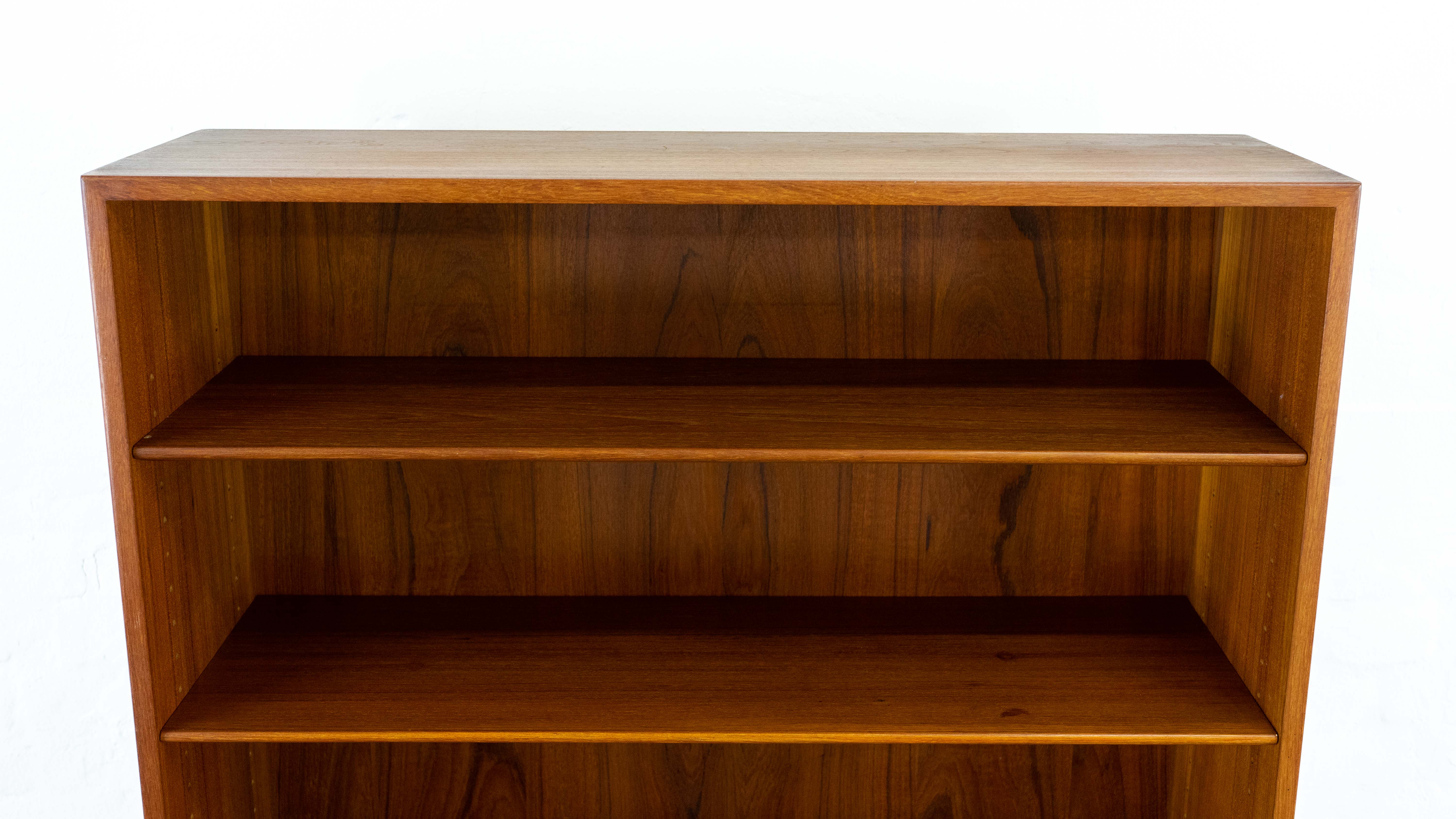 Borge Mogensen teak bookcase for Soborg Mobelfabrik, 1960s
