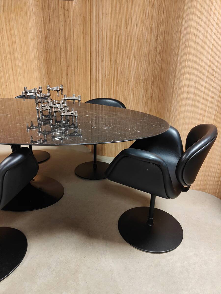 Vintage Eero Saarinen Knoll oval tulip marble dining table