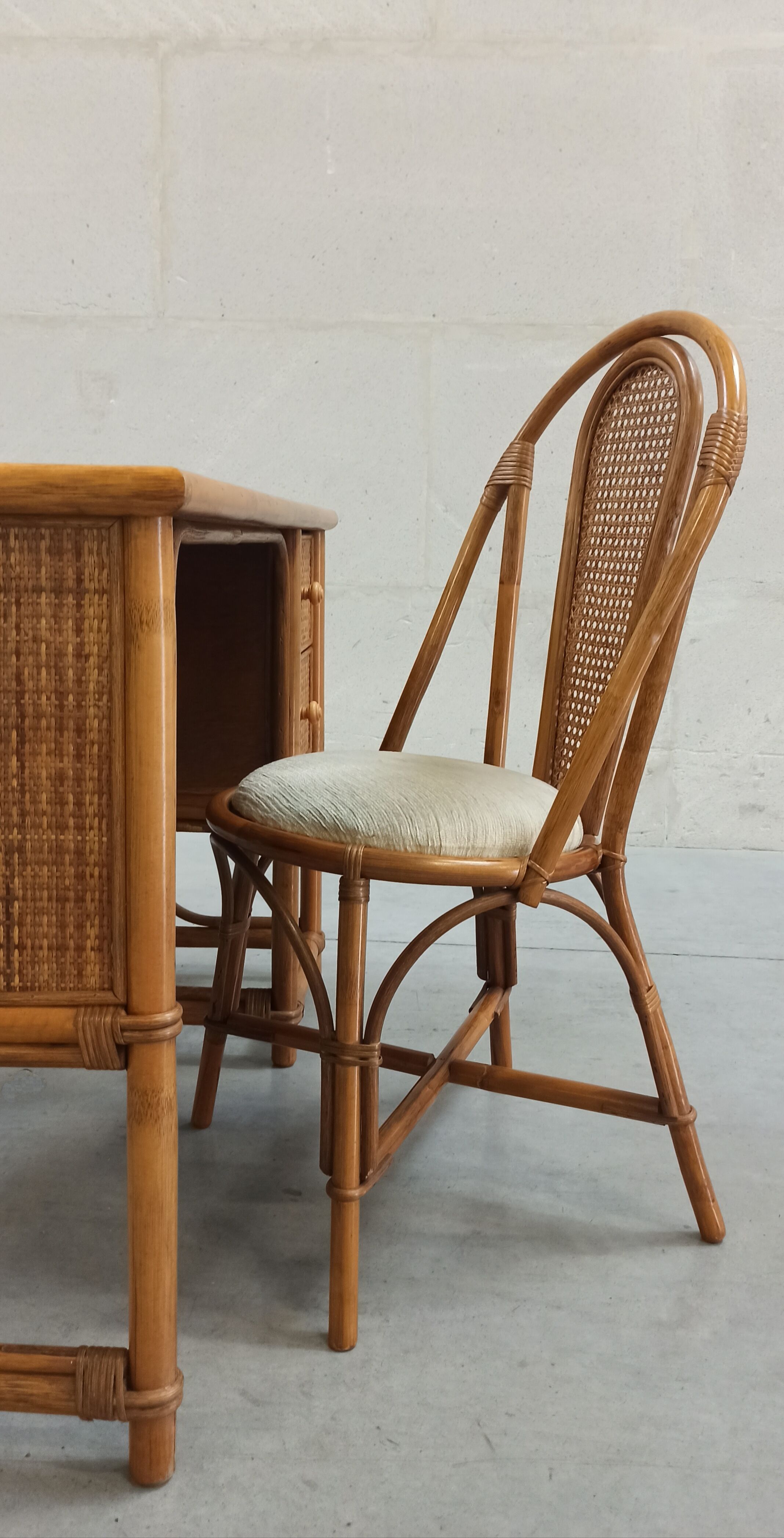 Bureau et chaise en bambou et rotin