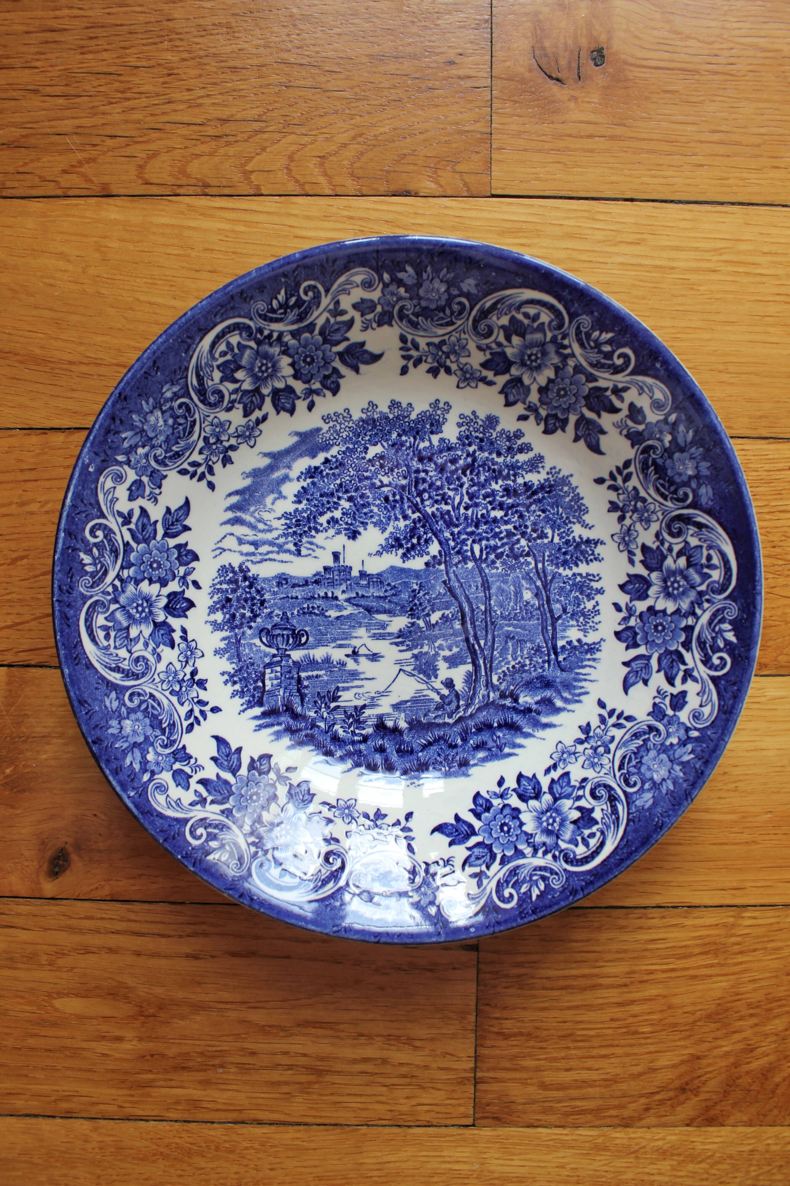 3 Broadhurst Staffordshire English earthenware calotte plates