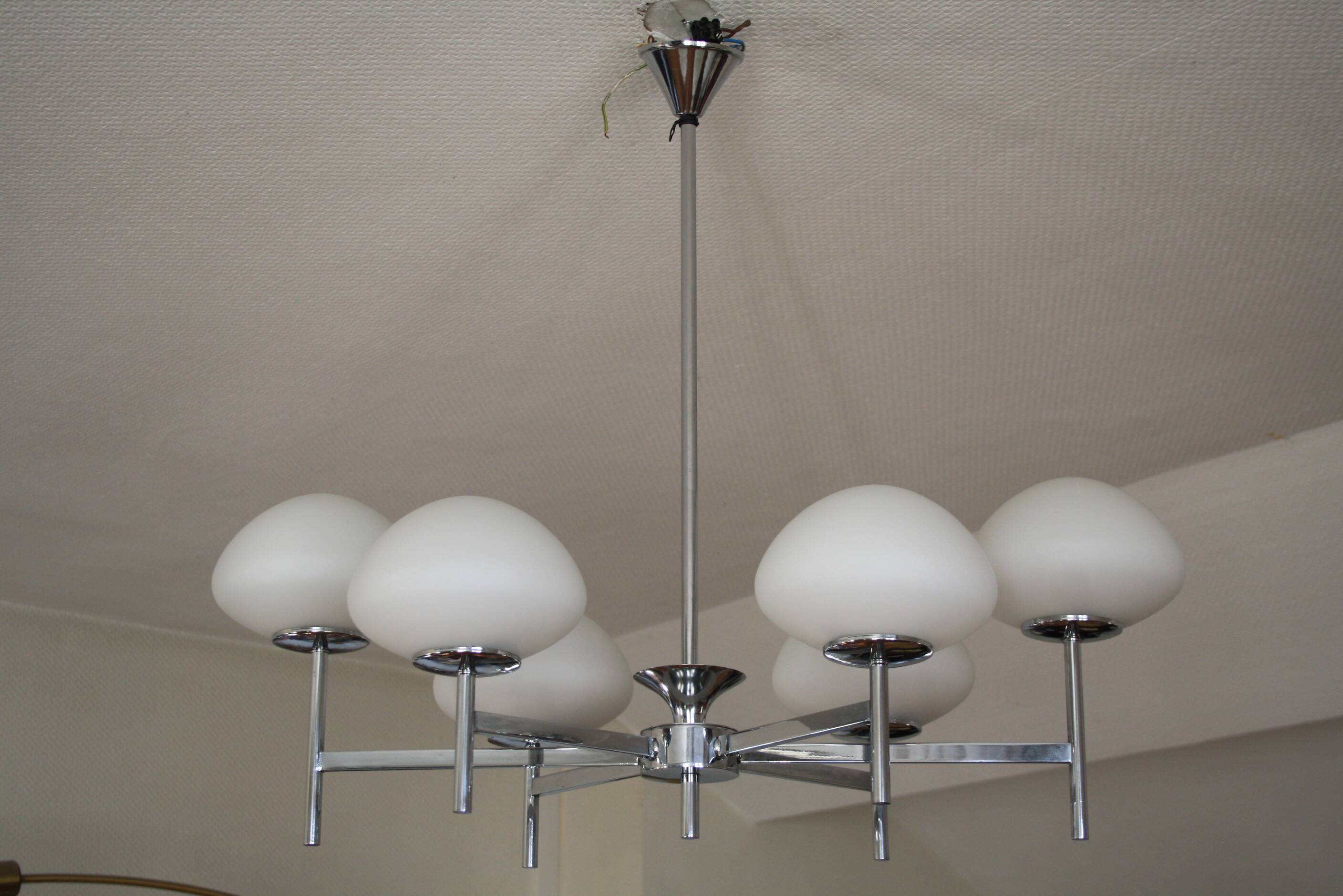 Lustre Gaetano Sciolari metal chromé et opalines