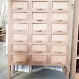Meuble de quincaillerie ancien