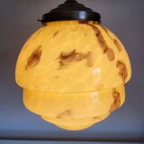 Lampe à suspension art déco en glaçure opaline, gemarmerd, messing, jaren 1930